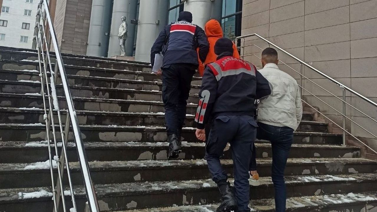 Eskişehir'de 2 Hırsızlık Şüphelisi Yakalandı
