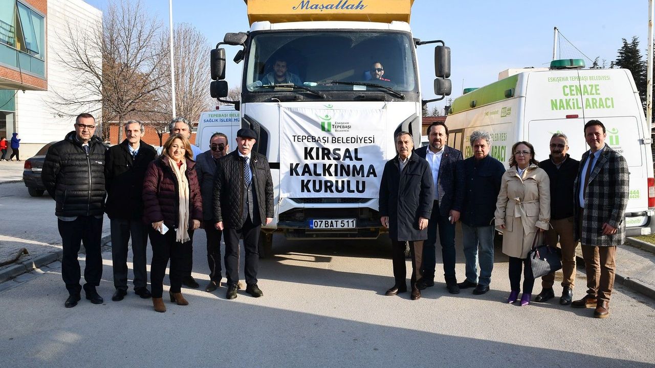 Depremden Etkilenen Üreticiler İçin Bağışlanan Yemler Eskişehir'den Yola Çıktı