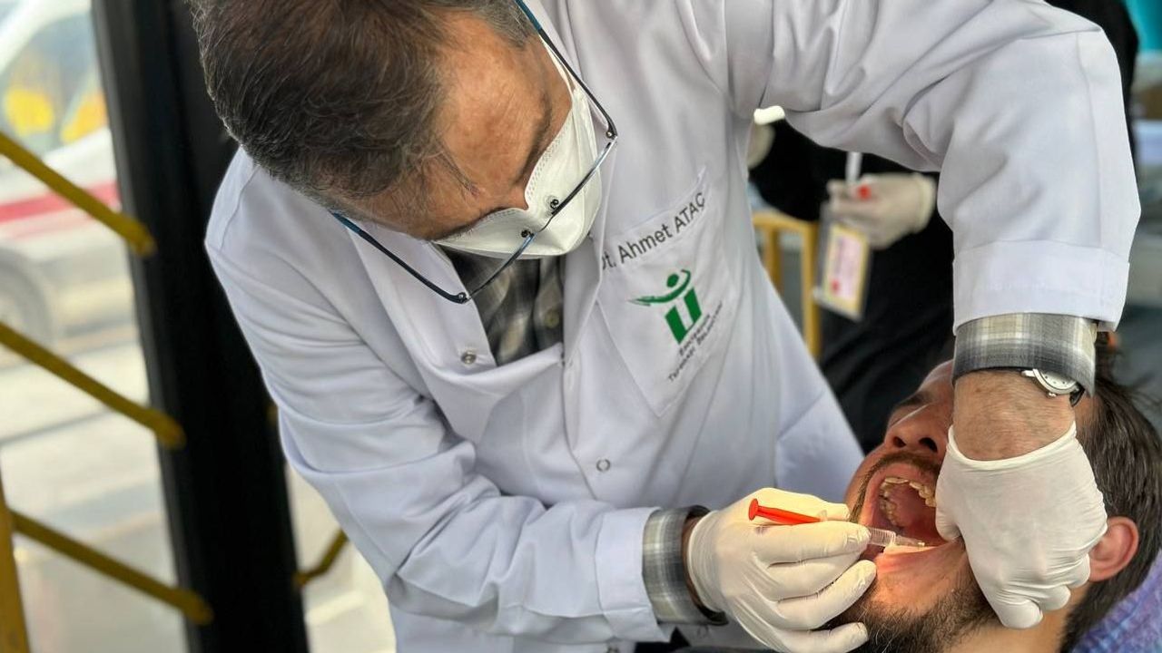 Mobil Diş Kliniği 641 Depremzedeye Ulaştı