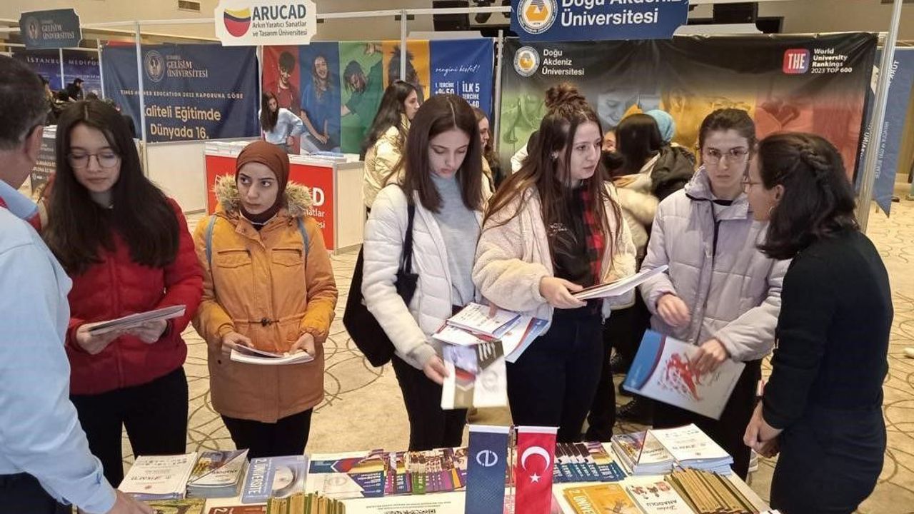 Anadolu Üniversitesi, Eğitim Fuarlarında Yoğun İlgi Görüyor
