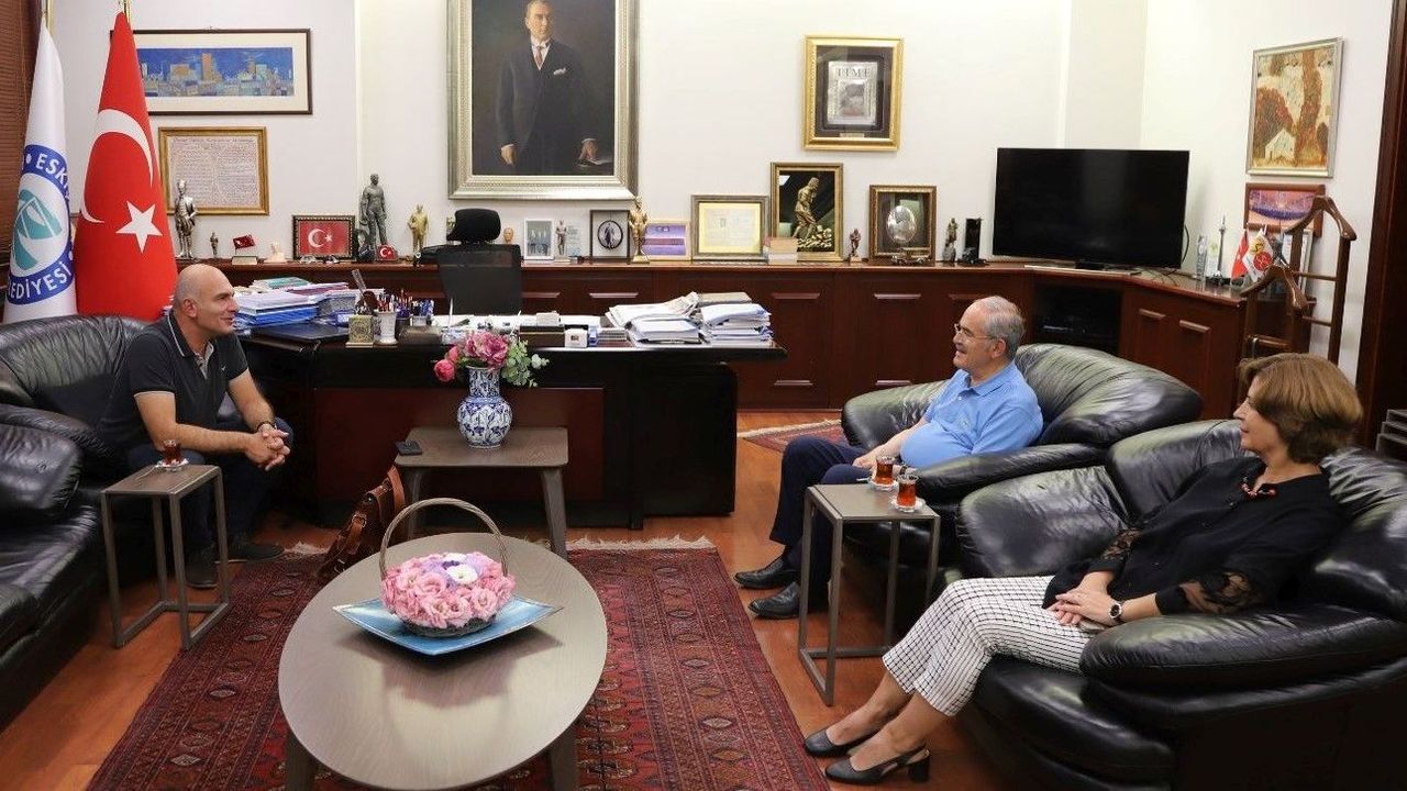 Kazı Başkanı Baştürk'ten Başkan Büyükerşen'e Ziyaret