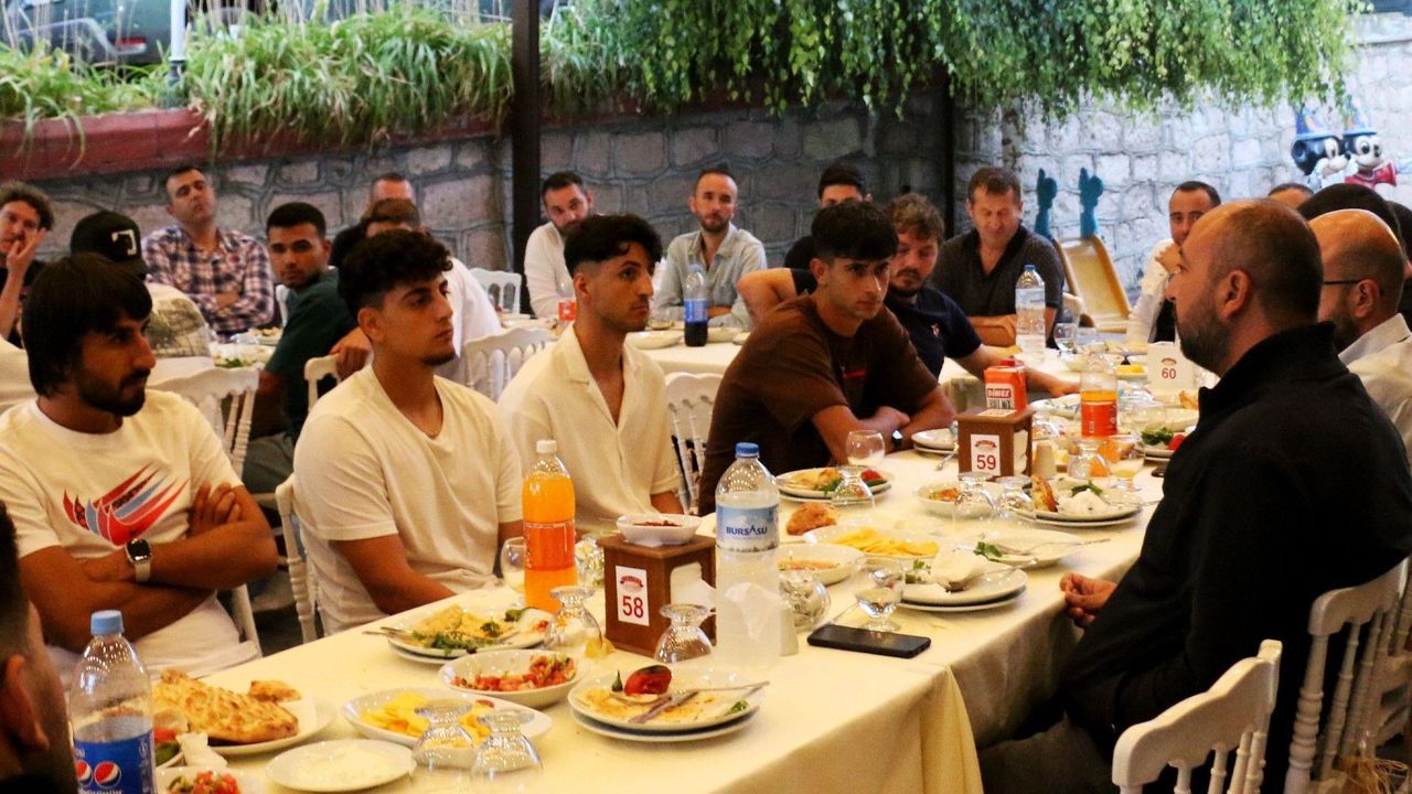 Eskişehirspor’un Yeni Transferleri Tanışma Yemeğinde Bir Araya Geldi
