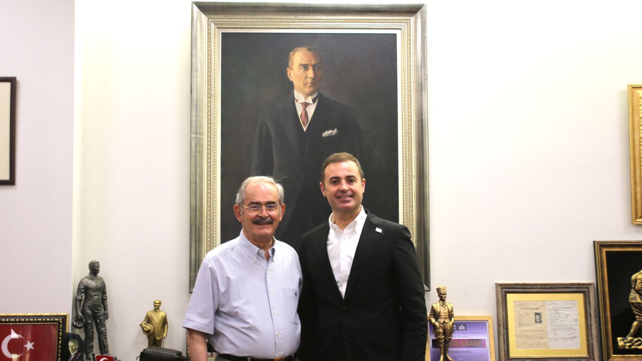 CHP Genel Başkan Yardımcısı Ahmet Akın'dan Büyükerşen'e Ziyaret