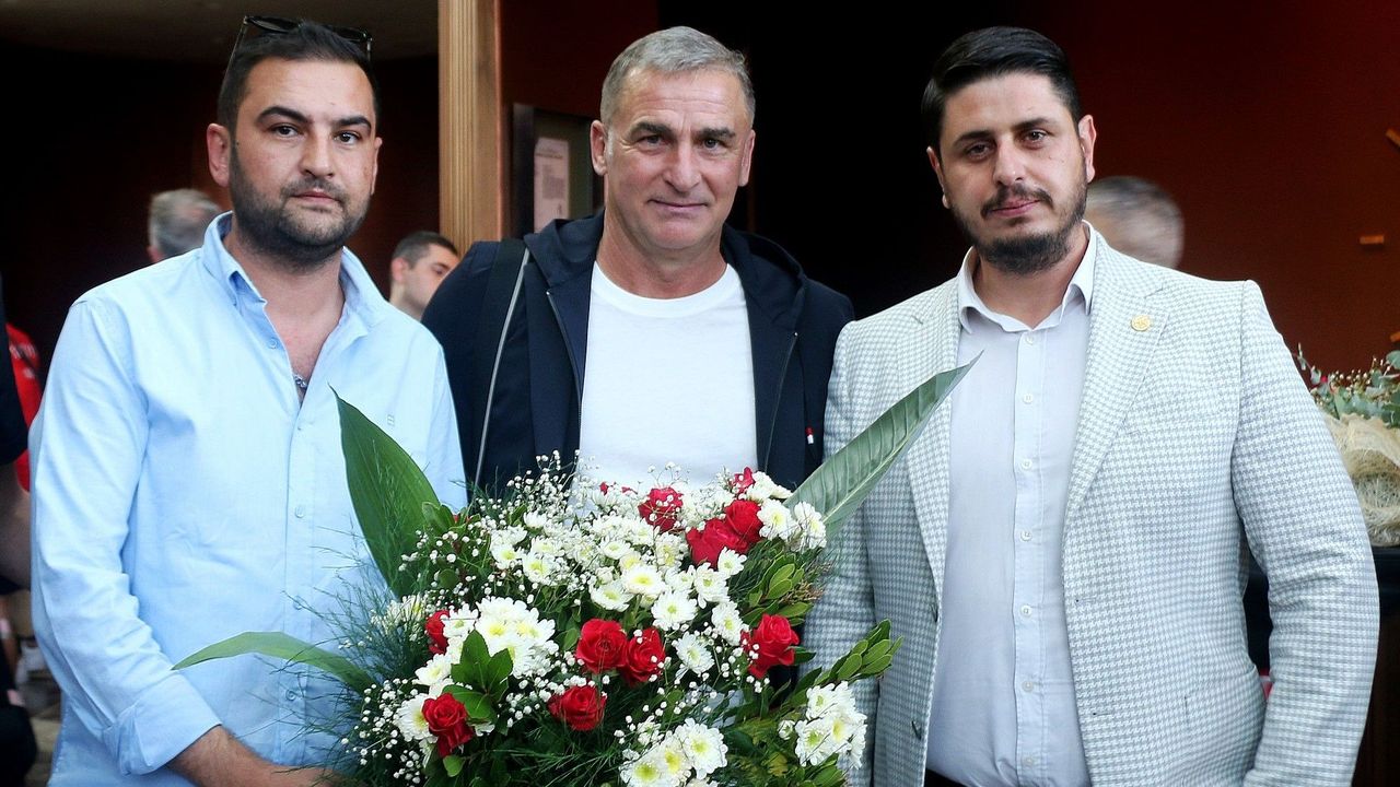 Eskişehirspor Yönetiminden A Milli Futbol Takımı’na Ziyaret