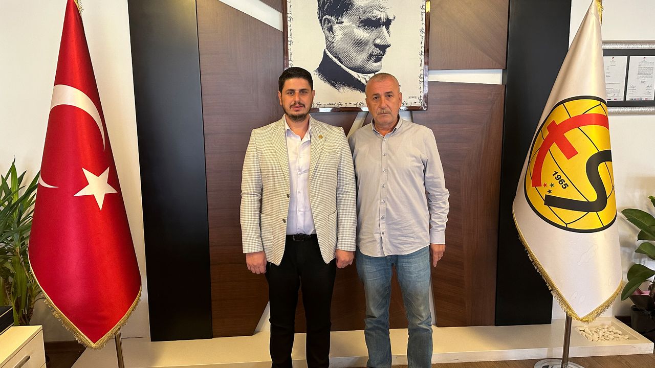 MHP Tepebaşı İlçe Başkanı Eskişehirspor'u Ziyaret Etti
