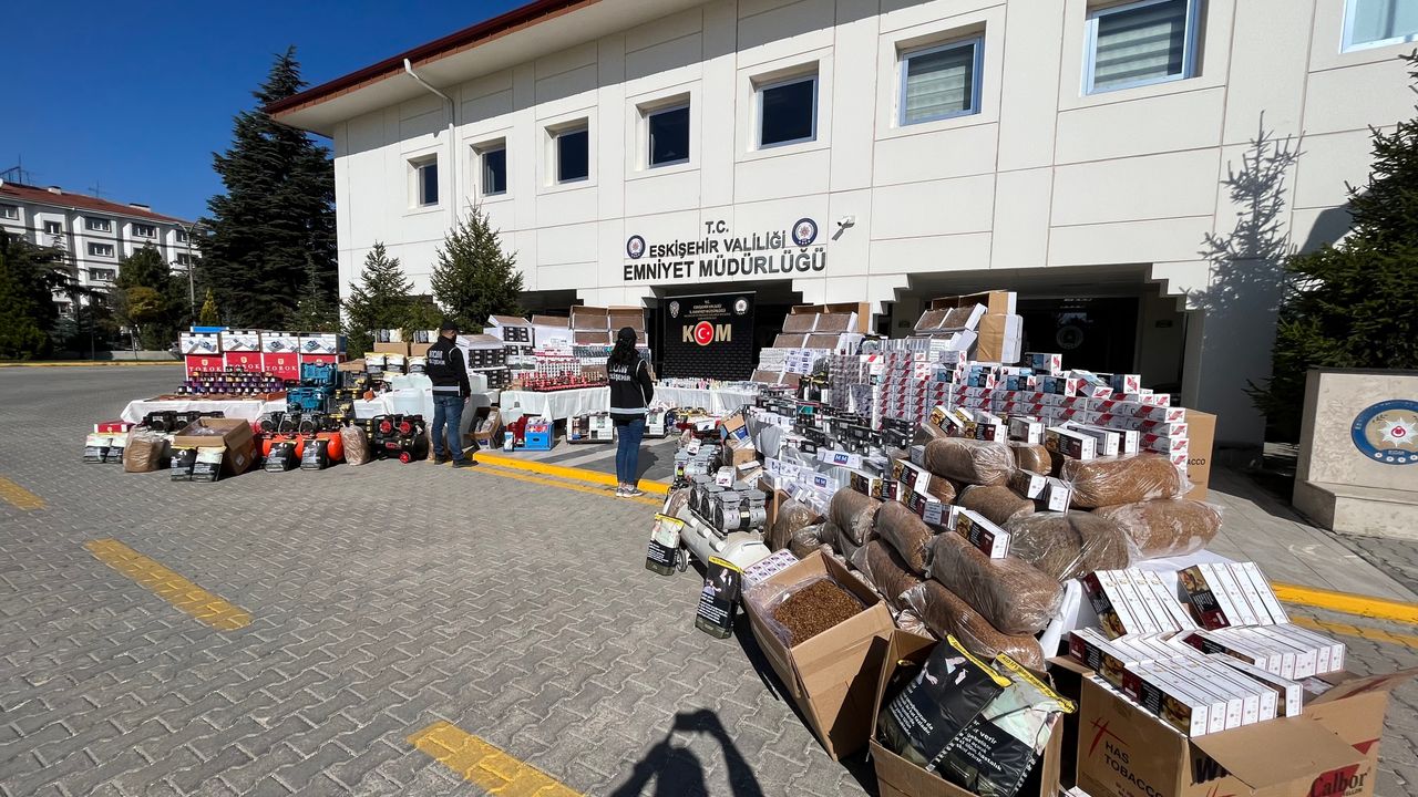 Eskişehir’de Son 1 Ayda 5 Milyon TL Değerinde Kaçak Ürün Ele Geçirildi