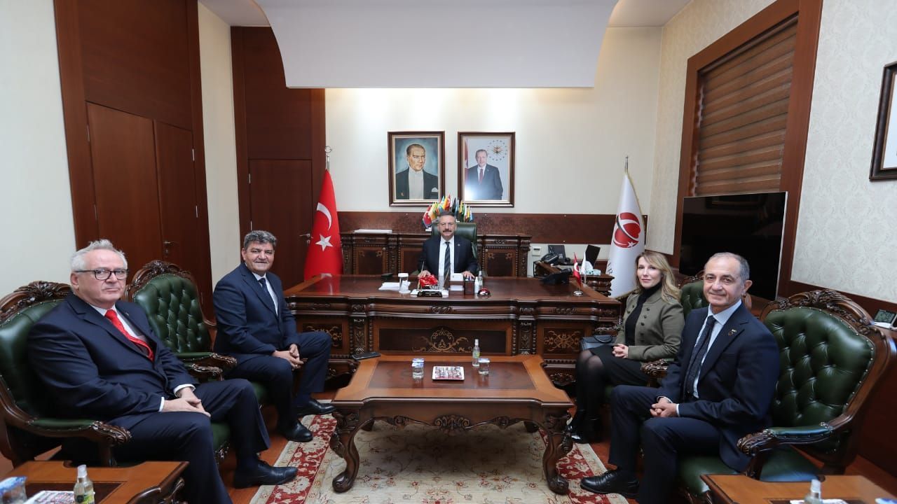 ERİAD Yönetim Kurulu Vali Hüseyin Aksoy'u Ziyaret Etti