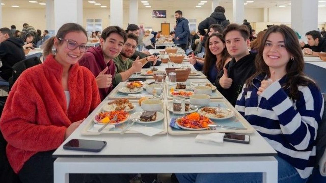 Yılın ilk Öğle Yemeğini Yine Öğrenciler Belirledi