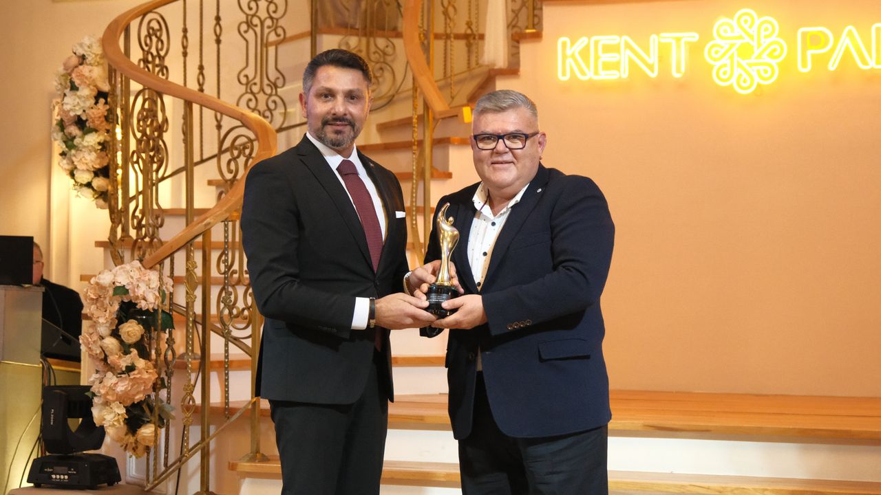 “Sivrihisar Belediyesi Nasrettin Hoca Özel Ödülü”nün sahibi Mehmet Mahur Tulum