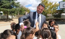 Çocuklar onu çok seviyor