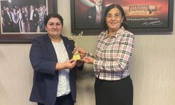 Süllü’ye Türk Dünyasından “Altın Kadın” Ödülü