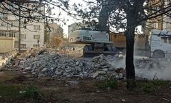 Eskişehir’de metruk binalar yıkılıyor