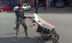 Tek ayak üzerinde çalışarak aile bütçesine destek oluyor