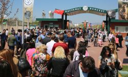 Turistik merkezler kapalı, otoparklar ücretsiz