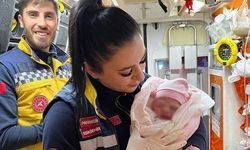 Sağlık Ekipleri Ambulansta Doğum Yaptırdı