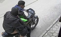 Motosikletli Hırsızlar Saniyeler içinde kıyafet çaldı