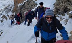 Doğa tutkunlarından 10 kilometrelik Gönül Dağı tırmanışı