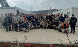 Hava İkmal Personeli Depremin Yaralarını Sarmaya Devam Ediyor