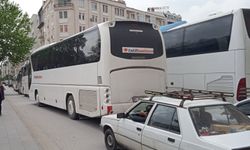 Tur Otobüsleri Trafiğin Sıkışmasına Neden Oldu