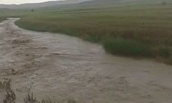 Günyüzü'nde Sel Sonrası Karayolu Ulaşıma Kapandı