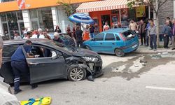 Sara Nöbeti Geçiren Sürücü Park Halindeki Araçlara Çarptı