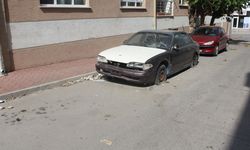 Esrarengiz Otomobil Merak Konusu