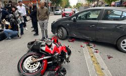 Cadde Üzerinde U Dönüşü Yapan Otomobile Çarpan Motosikletin Sürücüsü Yaralandı