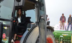 Beylikova'nın Kadın Kaymakamı Eroğlu Traktör Başına Geçti