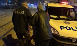Türk polisi Yaşlı Vatandaşı Yalnız Bırakmadı