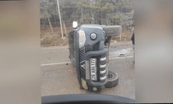 Eskişehir'de Virajı Alamayan Otomobil Yan Yattı