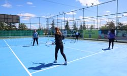 Batıkent'te Tenis Kortlarında Eğitimler Başladı