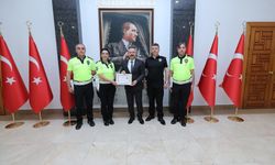 Vali Aksoy'dan Polise Başarı Belgesi