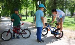 ESMEK Bisiklet Binmeyi Öğretiyor