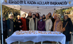 AK Parti Üyeleri Kandil Simidi Dağıttı