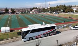 Otobüsün Üzerinden Seslendi: Kadın Futbolunda Eşitsizlik Bitmeli!