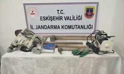 Eskişehir Jandarmasından Suç Üstü: Babasının Bahçesinde Kaçak Kazı Yaptı!