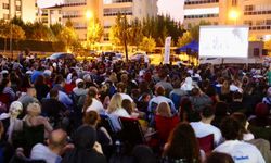 Odunpazarı’nda Sinema Perdesi Gökyüzünün Altında Açıldı