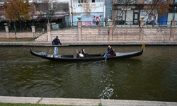 Eskişehir'de Yerli ve Yabancı Turistler Soğuğa Rağmen Goldol Turu Yaptı!