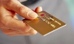 Milyonlarca Kişinin Kredi Kartı Limiti Değişecek: Resmi Gazete’de Yayımladı