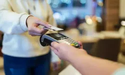 Restoranlarda Yeni Dönem Başladı: Bahşiş Kalktı "Gönüllü Bağış" Geldi!