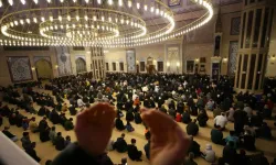 Ramazan Ayında Merak Edilen Sorular: Teravih Namazı Nasıl Kılınır? Adım Adım Teravih Namazı Kılınışı...