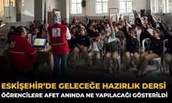 Eskişehir’de Geleceğe Hazırlık Dersi: Öğrencilere Afet Anında Ne Yapılacağı Gösterildi