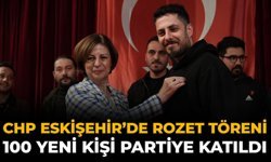 CHP Eskişehir’de Rozet Töreni: 100 Yeni Kişi Partiye Katıldı