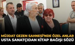 Müjdat Gezen Sahnesi’nde Özel Anlar: Usta Sanatçıdan Kitap Bağışı Sözü