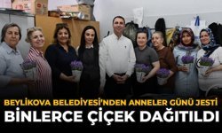 Beylikova Belediyesi'nden Anneler Günü Jesti: Binlerce Çiçek Dağıtıldı