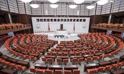 TBMM Oturumunda Tansiyon Yükseldi: Muhalefet Yasal Düzenleme İstedi AK Parti Karşı Çıktı
