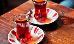 Çay Tabağındaki Kırmızı Detay ve İnce Belli Bardağın Sırrı Çözüldü: Meğer Nedeni Bambaşkaymış