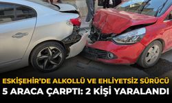 Eskişehir’de Alkollü ve Ehliyetsiz Sürücü 5 Araca Çarptı: 2 Kişi Yaralandı