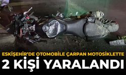 Eskişehir'de Otomobile Çarpan Motosiklette 2 Kişi Yaralandı