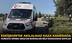Eskişehir’de Akılalmaz Kaza Kamerada: Hurdaya Dönen Araçtan Burunları Bile Kanamadan Çıktılar